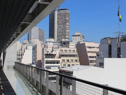 Vista do Jardim da Piscina no Sesc 24 de Maio