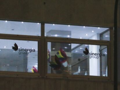 En primer término, las oficinas de Sinergia. Al fondo a la derecha, la Torre Picasso.