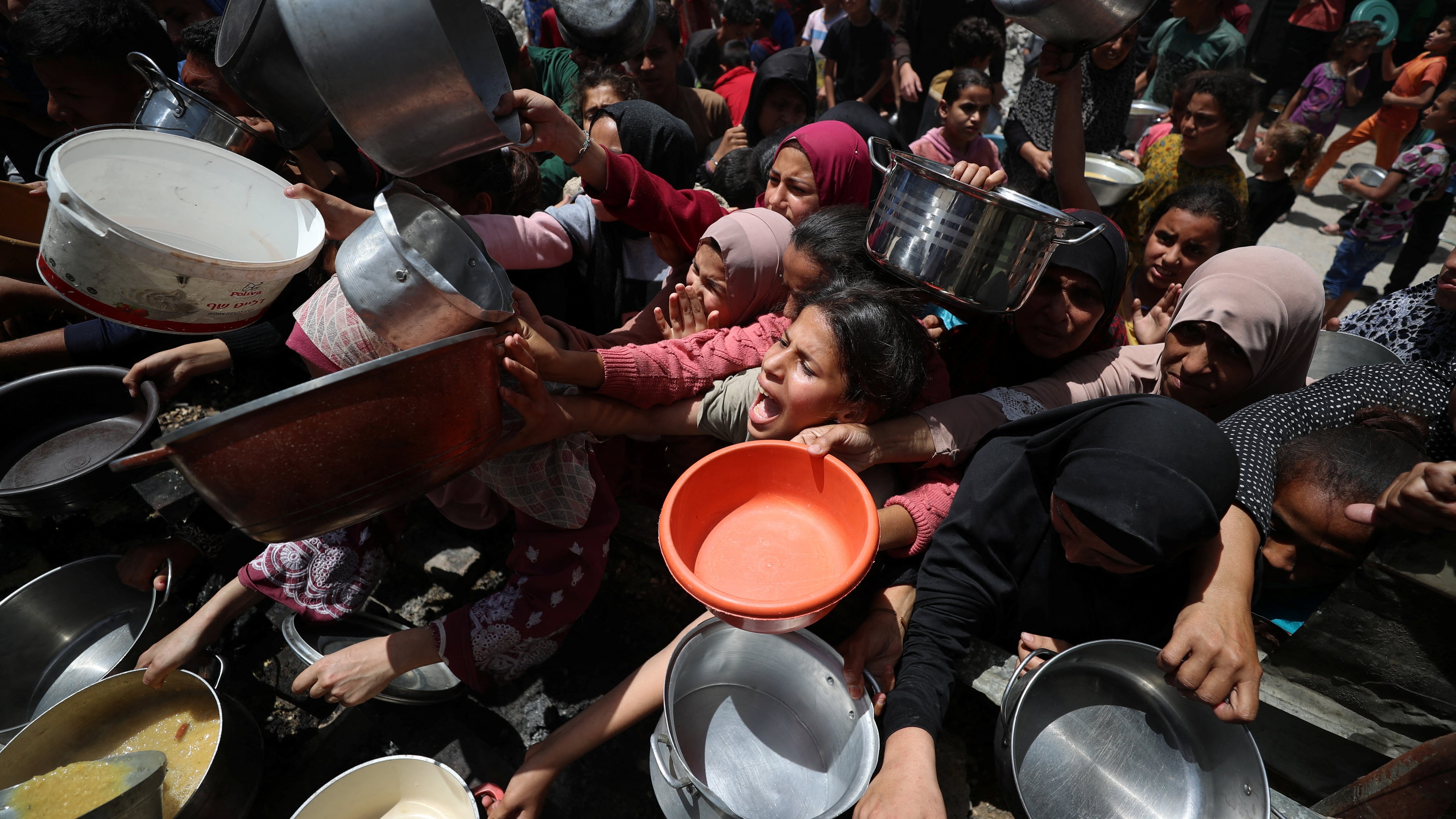 Netanyahu accede a permitir una entrada limitada de alimentos en Gaza por el temor a perder el apoyo de EE UU 