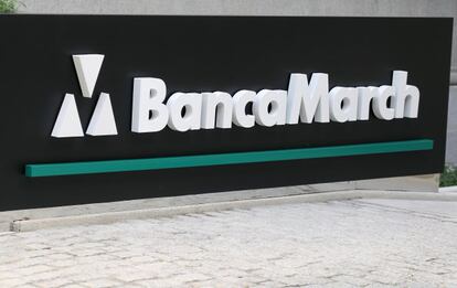 Cartel de la entidad financiera Banca March.