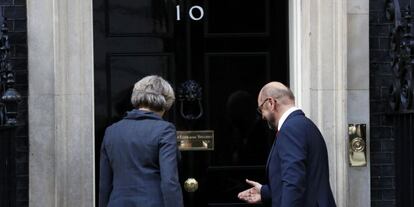 Theresa May y Martin Schultz en el 10 de Downing Street.