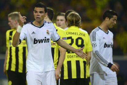 Pepe, en una acción del partido de Dortmund.