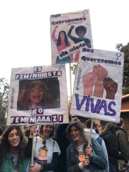 Tres manifestantes de Valencia.