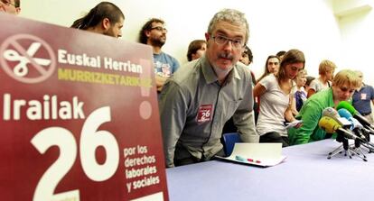 Muñoz (en primer término), durante una rueda de prensa en Bilbao.