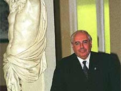 Vicente Álvarez Areces, en el Parlamento asturiano, en 2001.