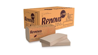 Ofertas de primavera productos de limpieza sobre fondo blanco.