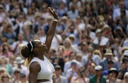 Serena celebra su triunfo contra Strycova en Londres.