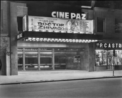 El cine Paz con el cartel de 'Doctor Zhivago' en 1968.