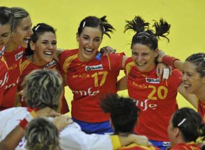 Las jugadoras españolas celebran su clasificación para la final.