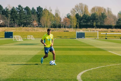 Rodri entrena tras siete meses de parón debido a su gravísima lesión de rodilla.