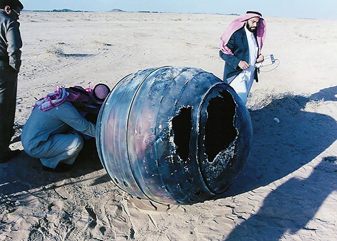 Un depósito de un cohete estadounidense Delta II caído en Arabia Saudí en invierno de 2021.