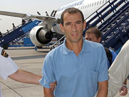 Rufino Arriaga Arruabarrena, a su llegada ayer al aeropuerto de Barajas.