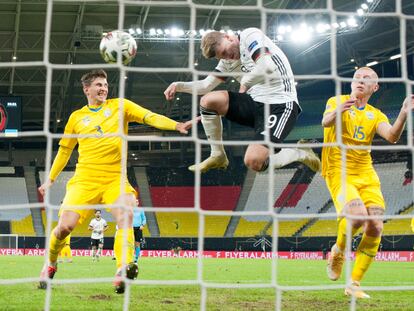 Timo Werner marca el tercer gol a Ucrania.