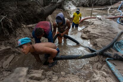 grupo de mineros en Parai-Tepui (Venezuela)