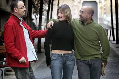 Manuel Martín Cuenca (izquierda), con Nathalie Poza y Javier Cámara, en la presentación del filme.
