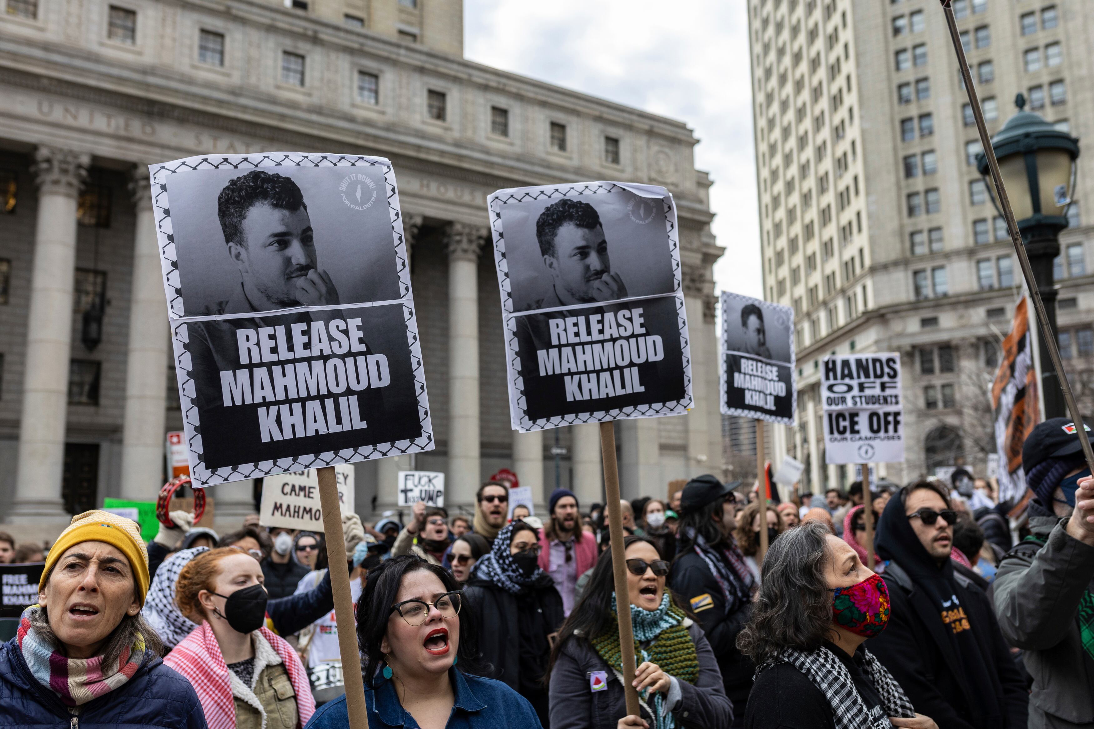 Un juez federal ordena a la Administración Trump liberar a Mahmoud Khalil, el activista palestino detenido hace tres meses
