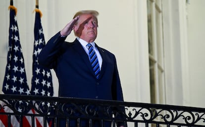 O presidente Trump ao chegar à Casa Branca na segunda-feira.