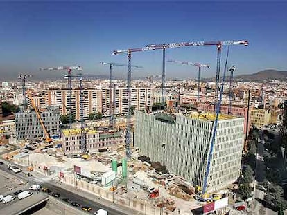 Aspecto de las obras de la Ciudad de la Justicia. En primer término, el edificio A.