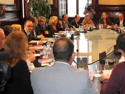 Un momento de la Junta de Portavoces extraordinaria celebrada este martes en el Parlament.