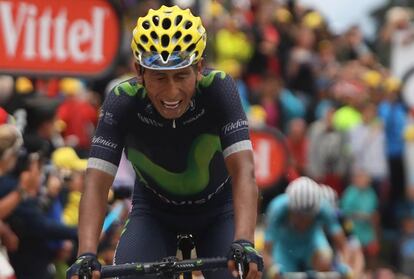 Nairo Quintana cruza la meta de la 19ª etapa