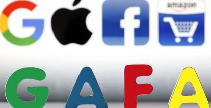 Logos de Google, Apple, Facebook y Amazon.