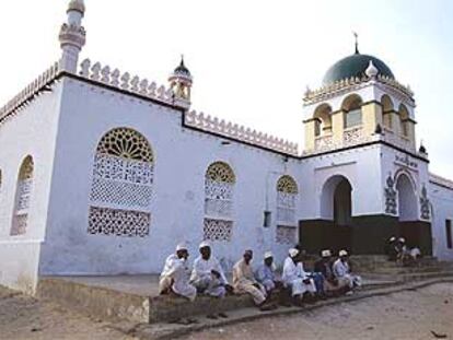 Lamu Old Town está considerado como el más antiguo y mejor conservado asentamiento suajili en África oriental. En la foto, una de las mezquitas.