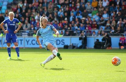 Toni Duggan, durante un partido con su exequipo, el Manchester City.