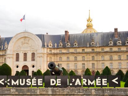 Fachada del Museo del Ejército de Francia, en París.