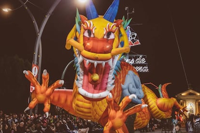 El pasacalles cierra la semana de la Fiesta de la Primavera, una especie de prórroga de la Semana Santa. Muchas de sus carrozas tendrán réplica en la ciudad italiana.