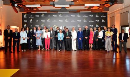 Rosauro Varo, presidente de GAT Inversiones y vicepresidente de PRISA, y Jorge Gallardo, presidente de Vithas, son los ganadores del premio emprendedor del año de EY ex aequo. A la ceremonia asistió la vicepresidenta y ministra de Economía, Nadia Calviño.