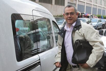 Manuel Ortiz, ayer antes de declarar como imputado por abusos sexuales y maltrato en los juzgados de Córdoba.