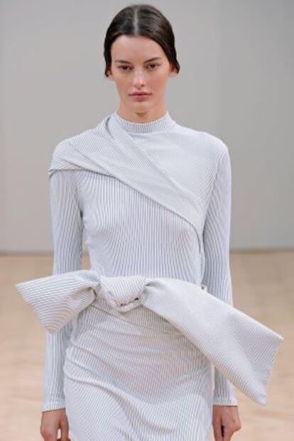 Diseño de Jonathan Anderson para su marca, JW Anderson.