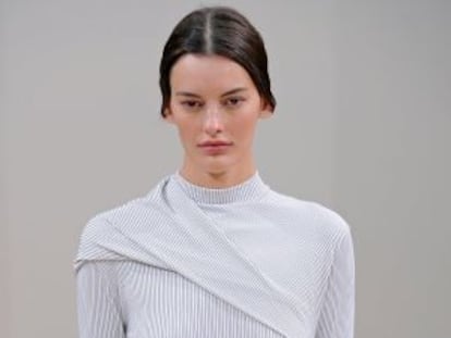 Diseño de Jonathan Anderson para su marca, JW Anderson.