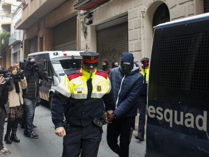 La policia ha detingut deu persones a Lleida.