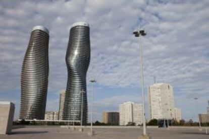 Absolute Towers, en Mississauga (Canadá), dos torres proyectadas por MAD Architects.