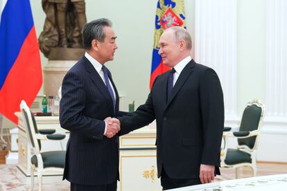 Putin y Wang Yi
