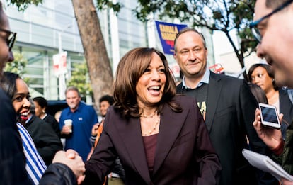 Kamala Harris y su esposo en un evento demócrata en San Francisco hace dos años.