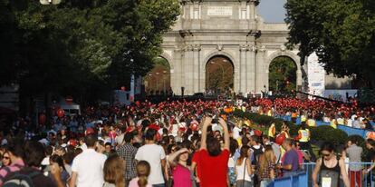 Ceintos de personas en las proximidades de la plaza de la Independencia.