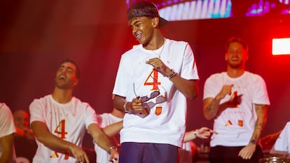 Lamine Yamal durante la celebración este lunes en Cibeles del título de campeones de la Eurocopa.