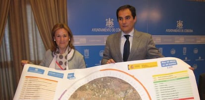 El alcalde de Córdoba, José Antonio Nieto, en un acto municipal.