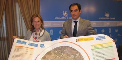 El alcalde de C&oacute;rdoba, Jos&eacute; Antonio Nieto, en un acto municipal.