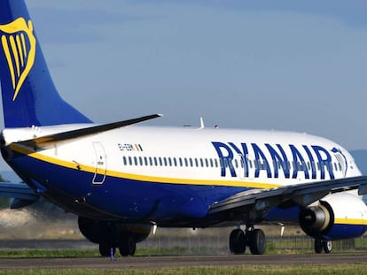 Ryanair se mantiene como líder en España y el grupo Iberia recorta distancias