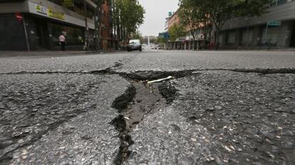 Desperfectos en la calle de Alcalá de Madrid.