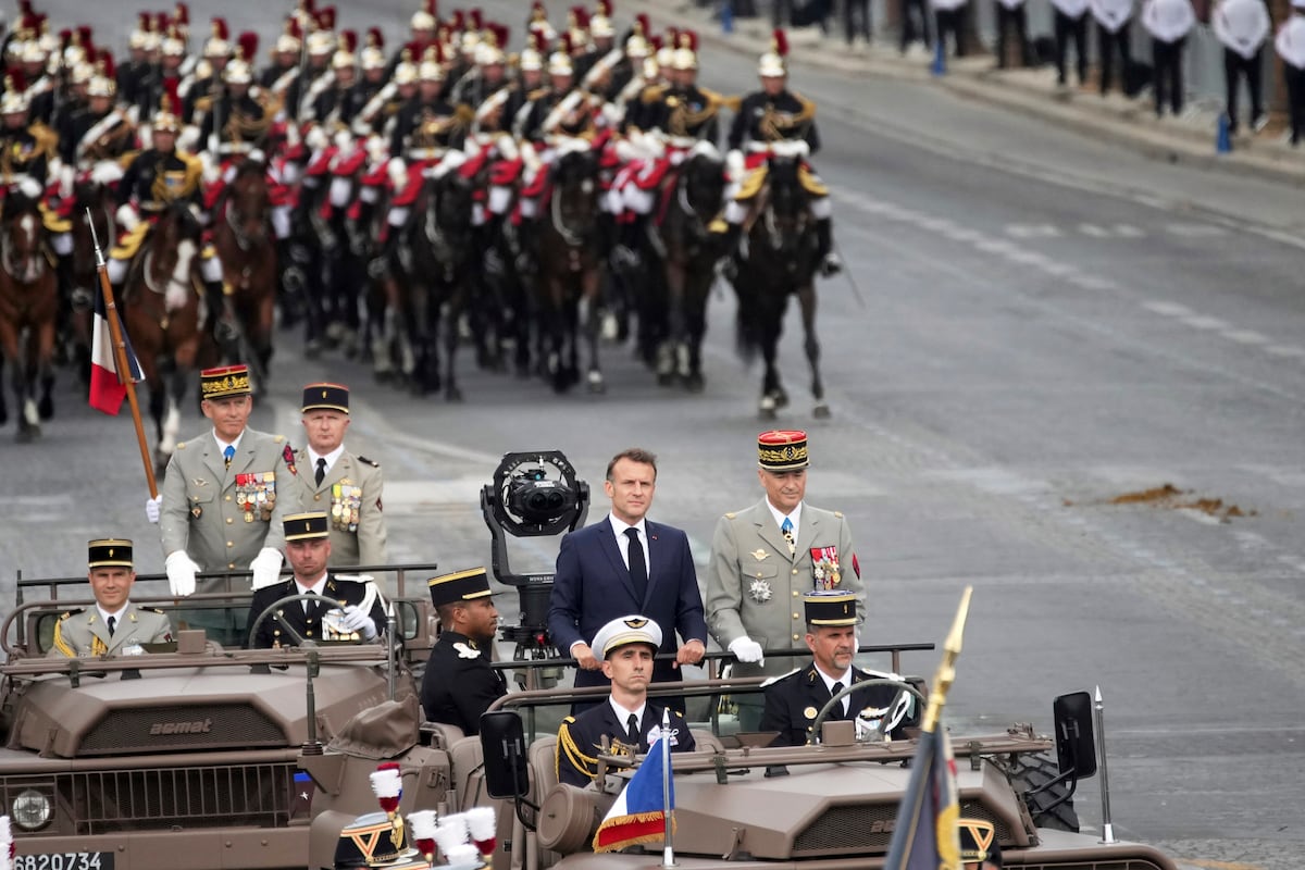 Francia anuncia un aumento del gasto en defensa de 6.500 millones de euros en los próximos dos años
