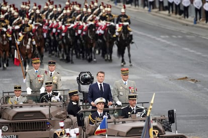 Macron llega al desfile del 14 de julio este lunes en París. 