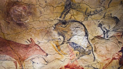 Pinturas en la reproducción de la cueva de Altamira.