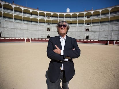 Simón Casas, en el ruedo de la plaza de Las Ventas.