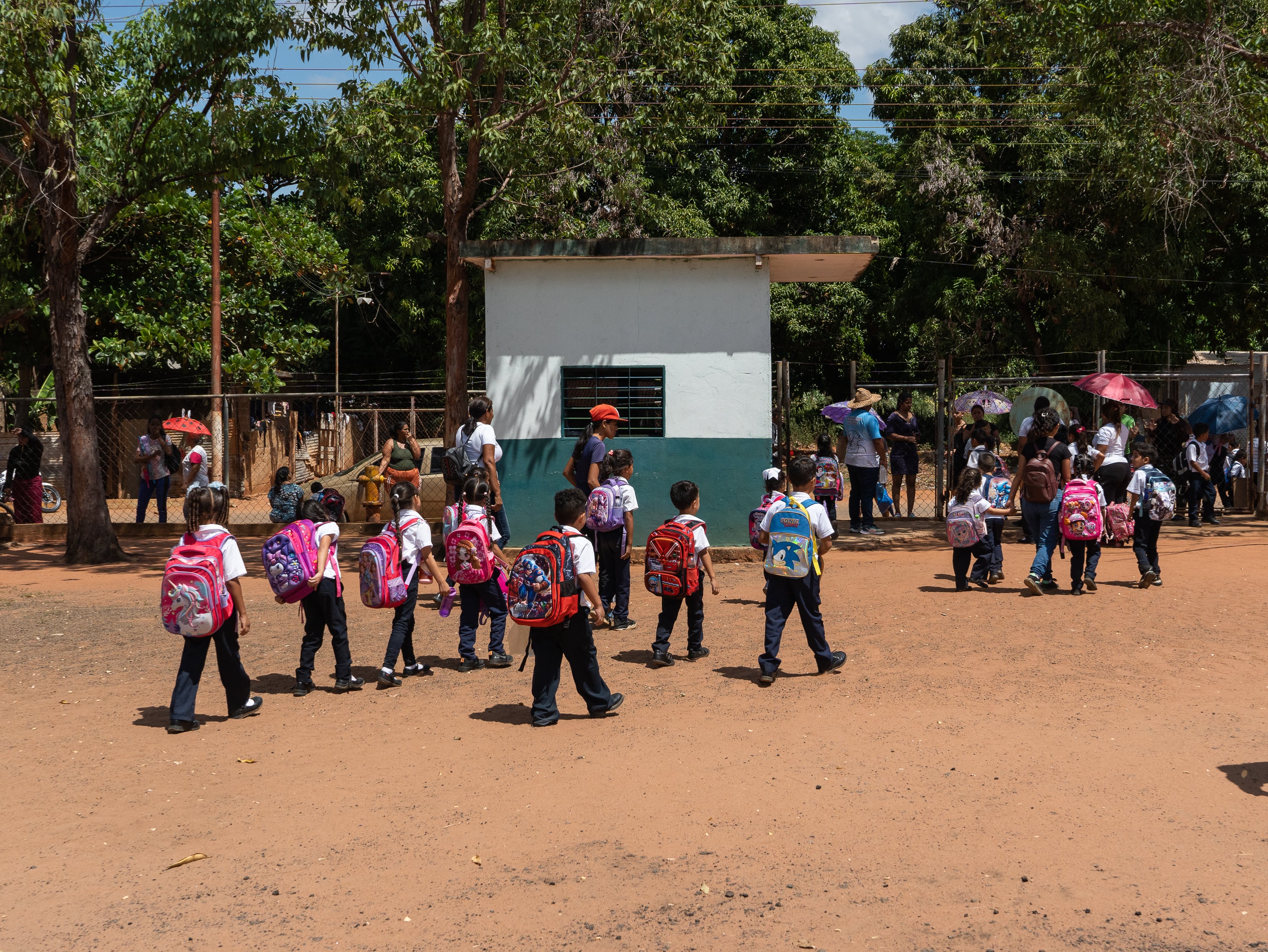 Alumnos del colegio Fe y Alegría de Santa Joaquina en Ciudad Guayana.