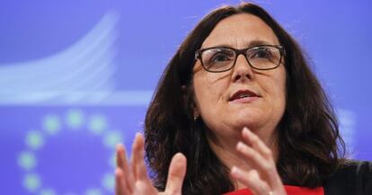 La comisaria europea de Comercio, Cecilia Malmström, presenta el nuevo mecanismo judicial para inversiones.