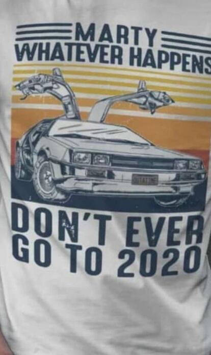 Uno de los memes que compartieron las familias en el grupo de Whatsapp, en el que se bromea con la película 'Regreso al futuro' y los viajes en el tiempo: "Nunca ir a 2020".